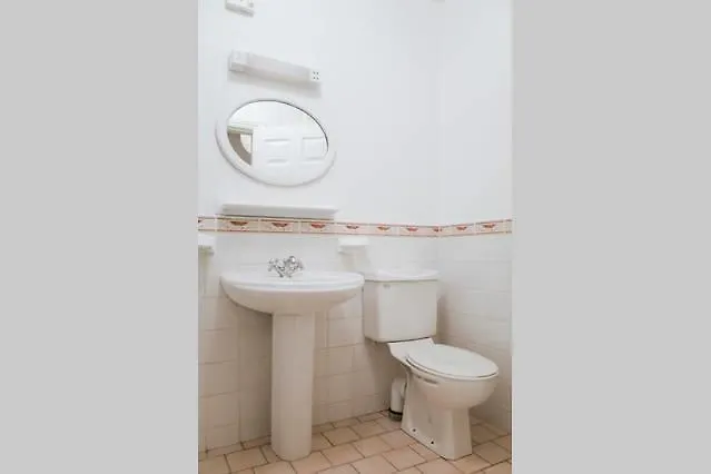 Heart Of Nyaraló Kinsale